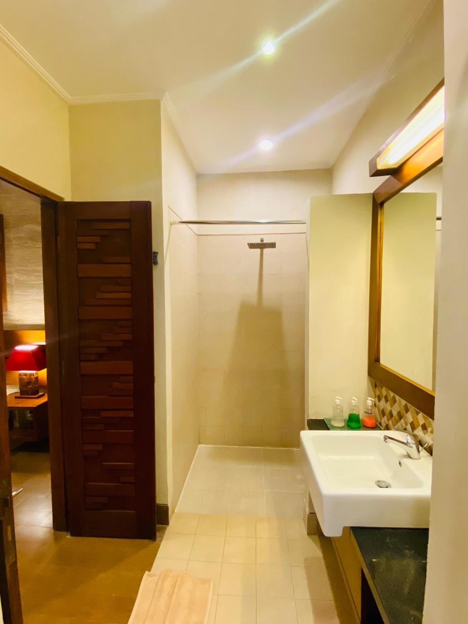 The Green Zhurga Suite Kerobokan Esterno foto