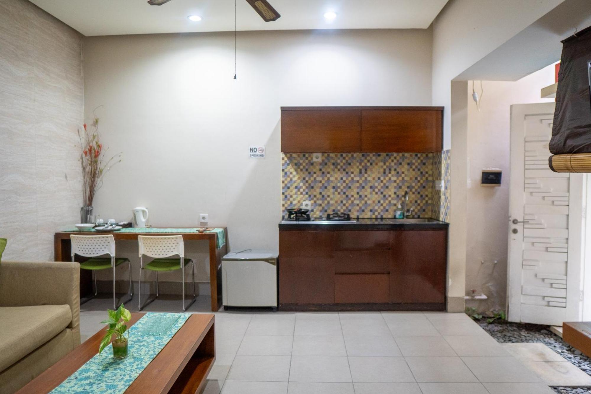 The Green Zhurga Suite Kerobokan Esterno foto
